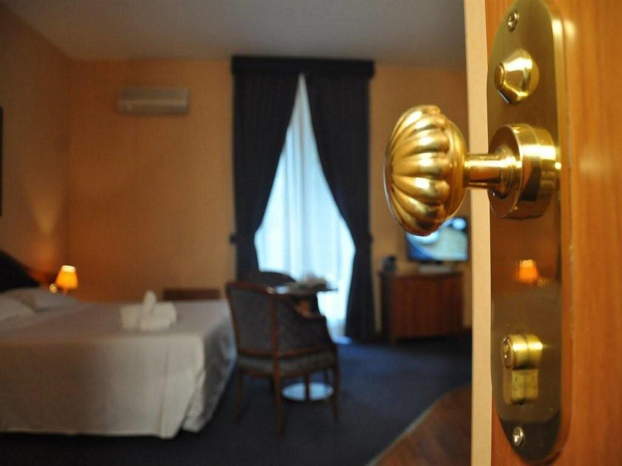 Massimo Plaza Hotel باليرمو المظهر الخارجي الصورة